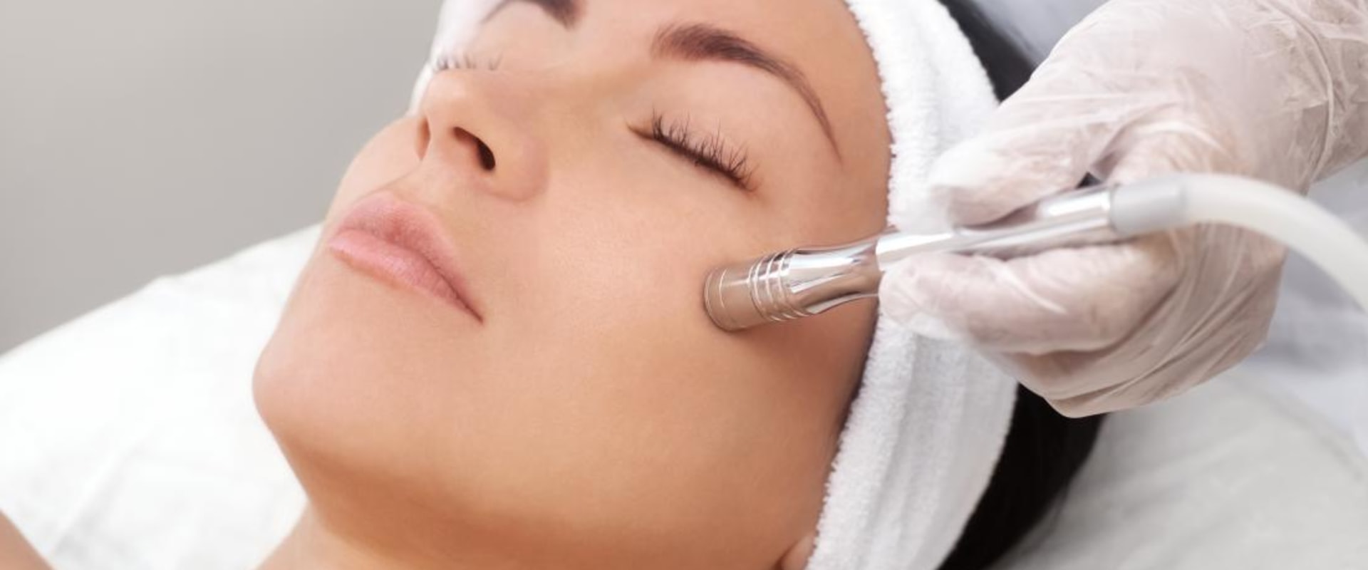 Understanding Microdermabrasion: All You Need to Know About this Anti-Aging Treatment